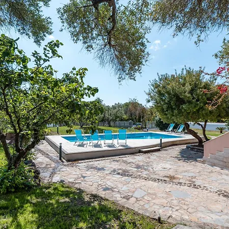 La Vela Rossa Apartment *